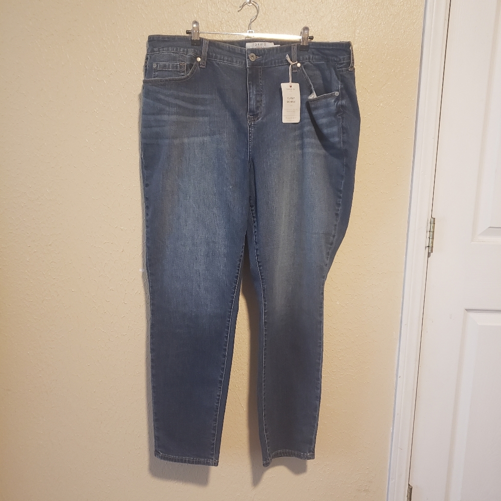 Torrid Curvy Skinny‎ Jeans Size 22